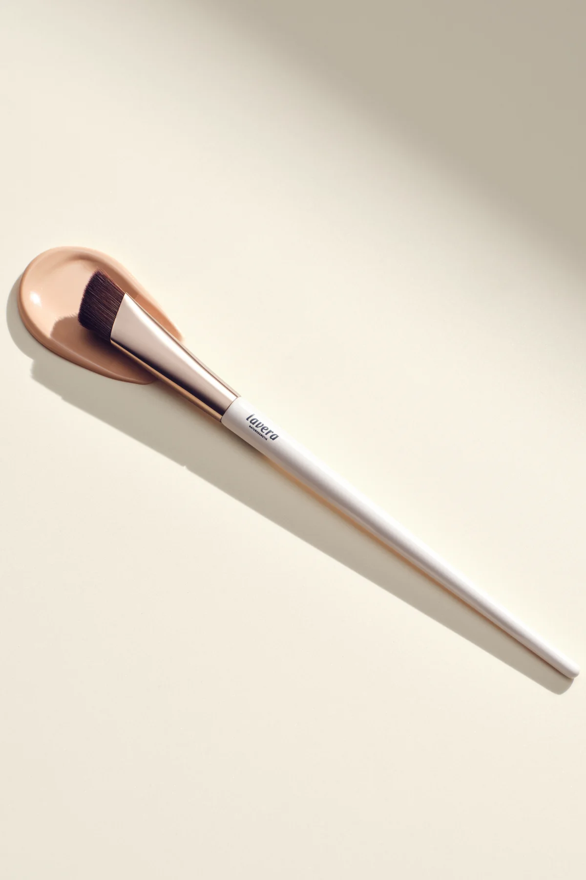 Dream Blend Concealer Brush - Image 2
