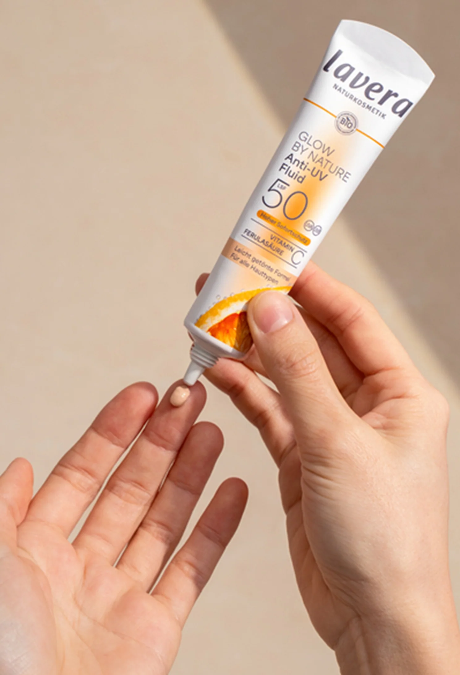 Glow by Nature Anti-UV Fluid LSF 50 - Image 2