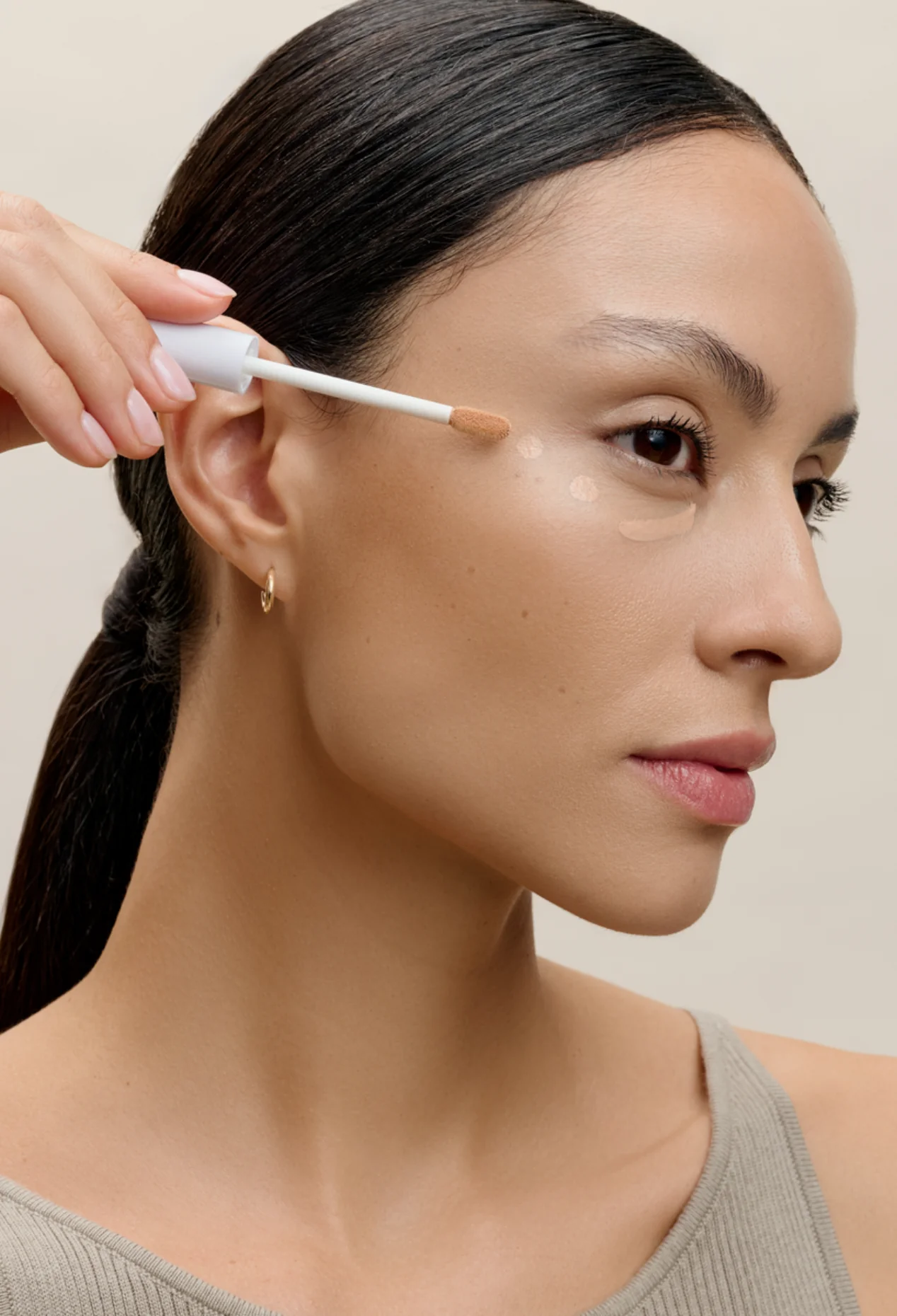 Radiant Skin Concealer -Medium Sand 05- - Image 2